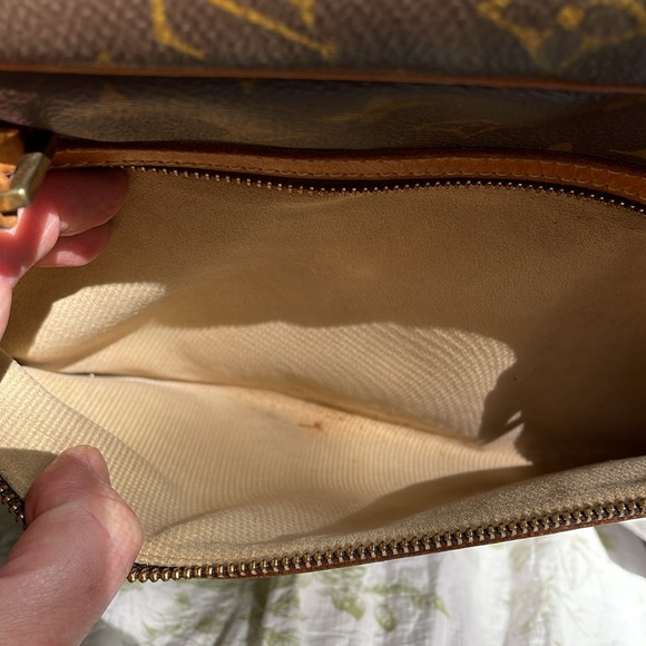 Authentic Louis Vuitton Shoulder Bag - Vintage July 2002, USA made - Picture 14 of 16